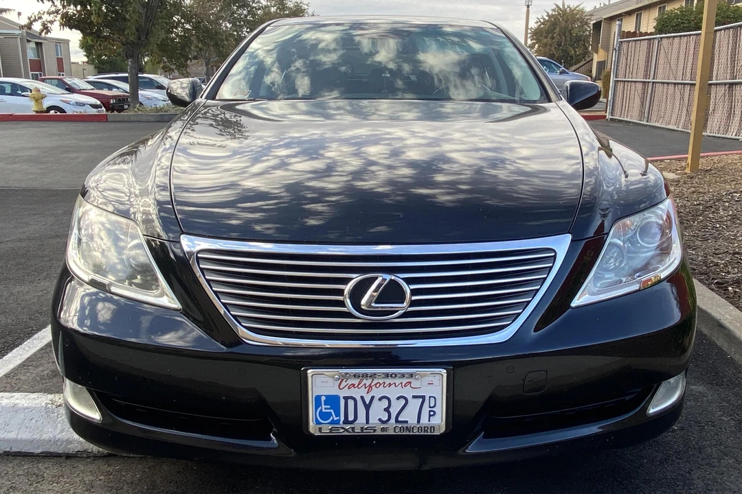 2008 Lexus LS 4th Gen - Image 2 of 31