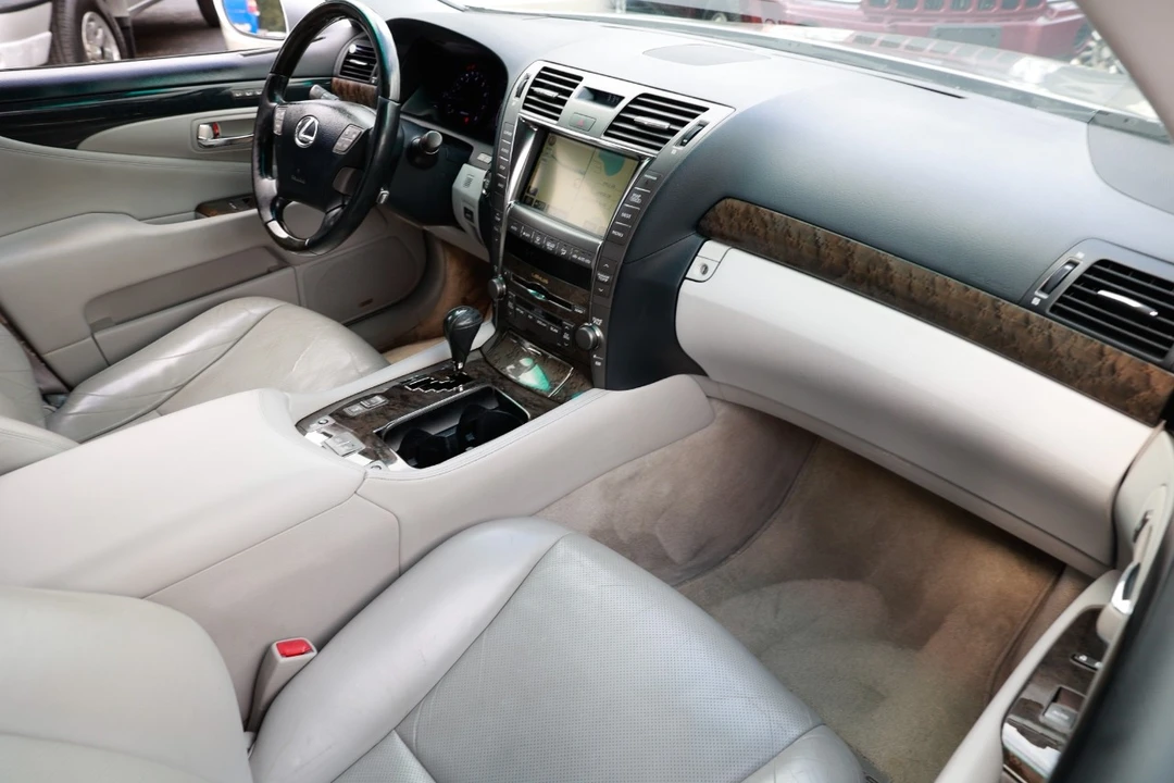 2008 Lexus LS 4th Gen - Image 18 of 21