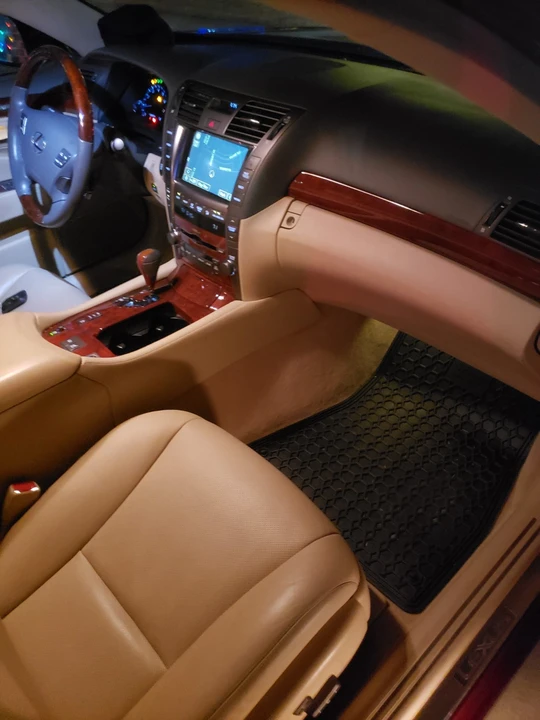 2008 Lexus LS 4th Gen - Image 16 of 18