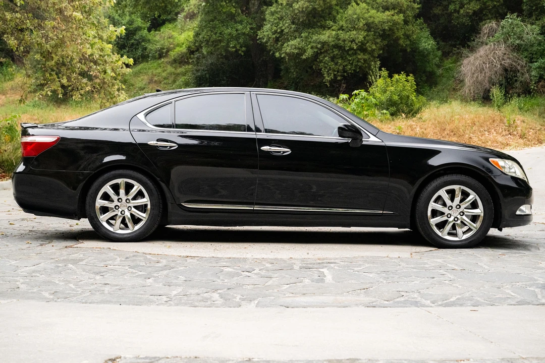 2008 Lexus LS 4th Gen - Image 3 of 31