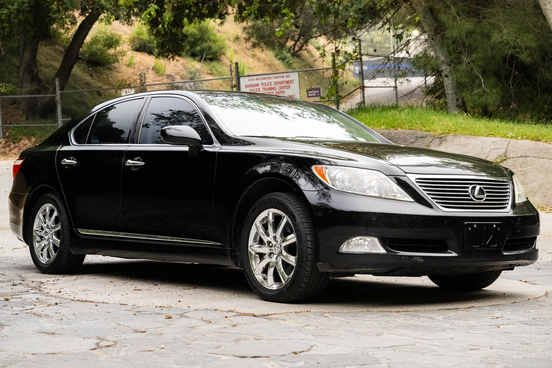 2008 Lexus LS 4th Gen - Image 16 of 31