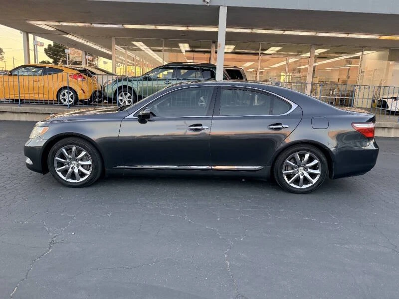 2008 Lexus LS 4th Gen - Image 9 of 19