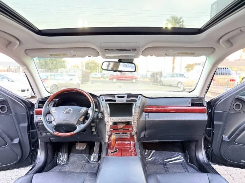 2008 Lexus LS 4th Gen - Image 10 of 19