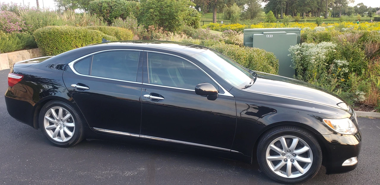 2008 Lexus LS 4th Gen - Image 17 of 31