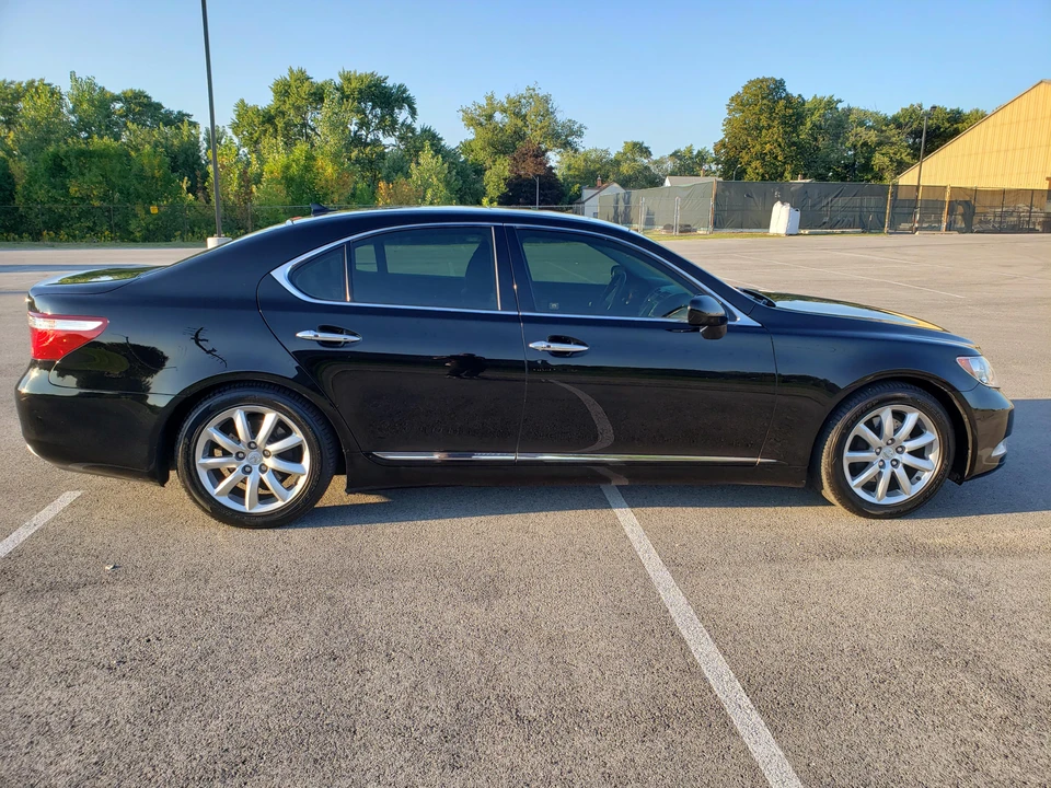 2008 Lexus LS 4th Gen - Image 15 of 31
