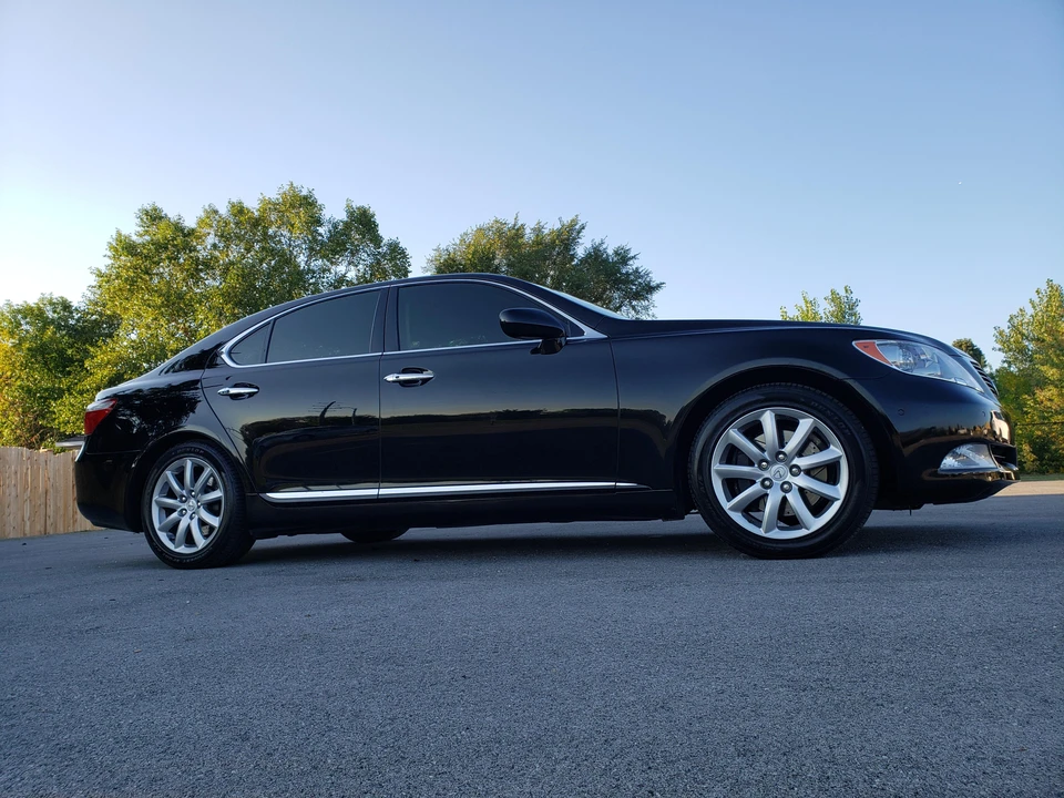 2008 Lexus LS 4th Gen - Image 16 of 31