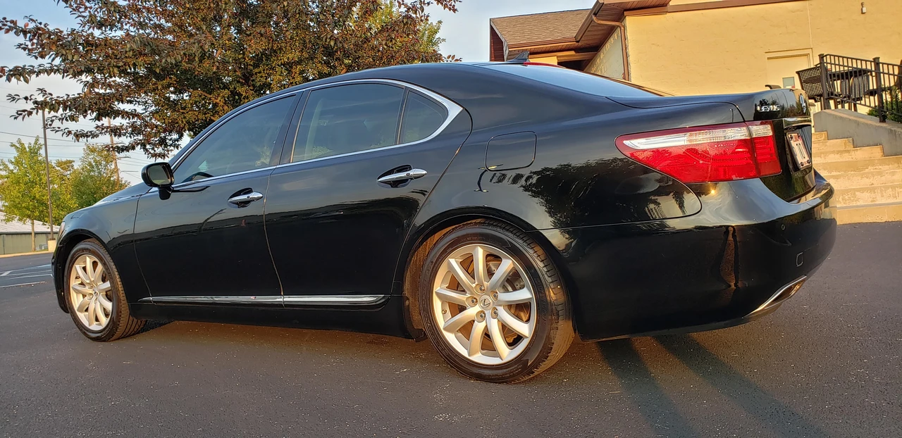 2008 Lexus LS 4th Gen - Image 10 of 31