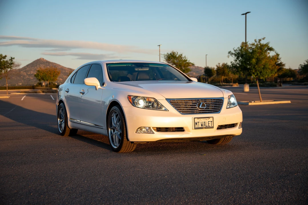 2008 Lexus LS 4th Gen - Image 19 of 31
