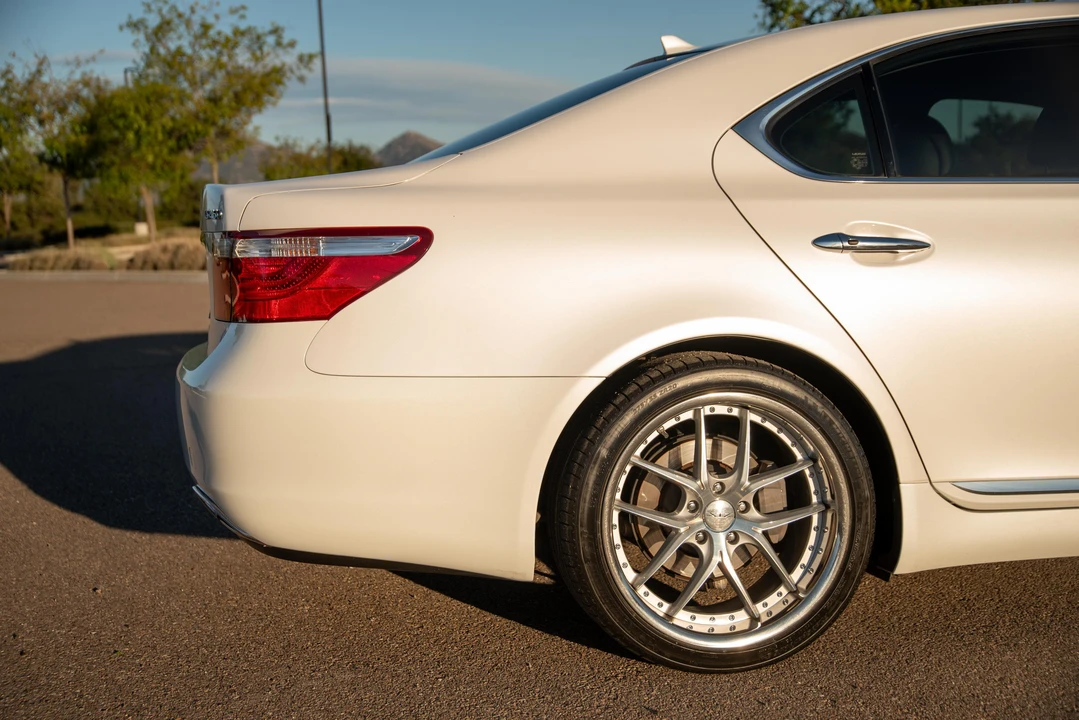 2008 Lexus LS 4th Gen - Image 27 of 31