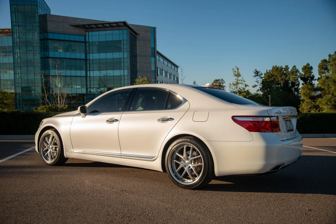 2008 Lexus LS 4th Gen - Image 13 of 31