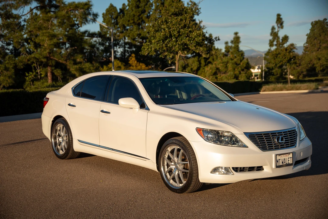 2008 Lexus LS 4th Gen - Image 17 of 31
