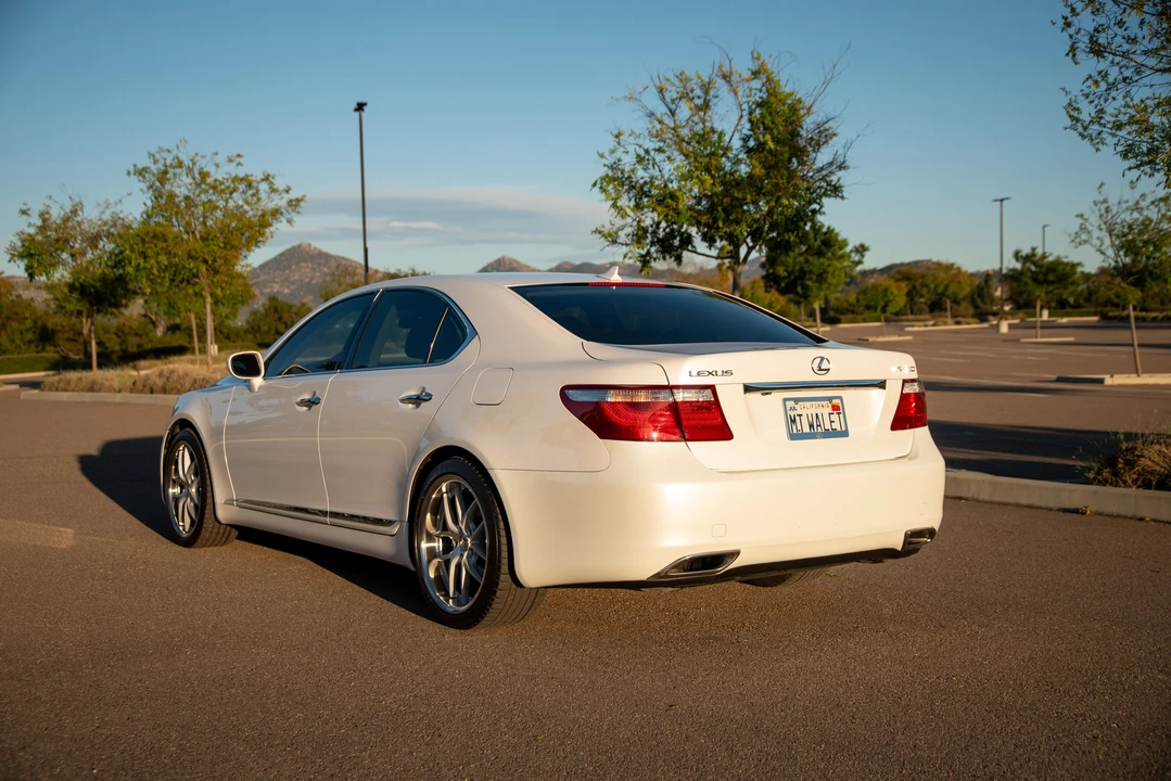 2008 Lexus LS 4th Gen - Image 14 of 31