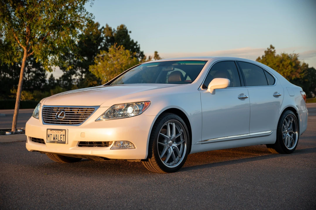 2008 Lexus LS 4th Gen - Image 8 of 31