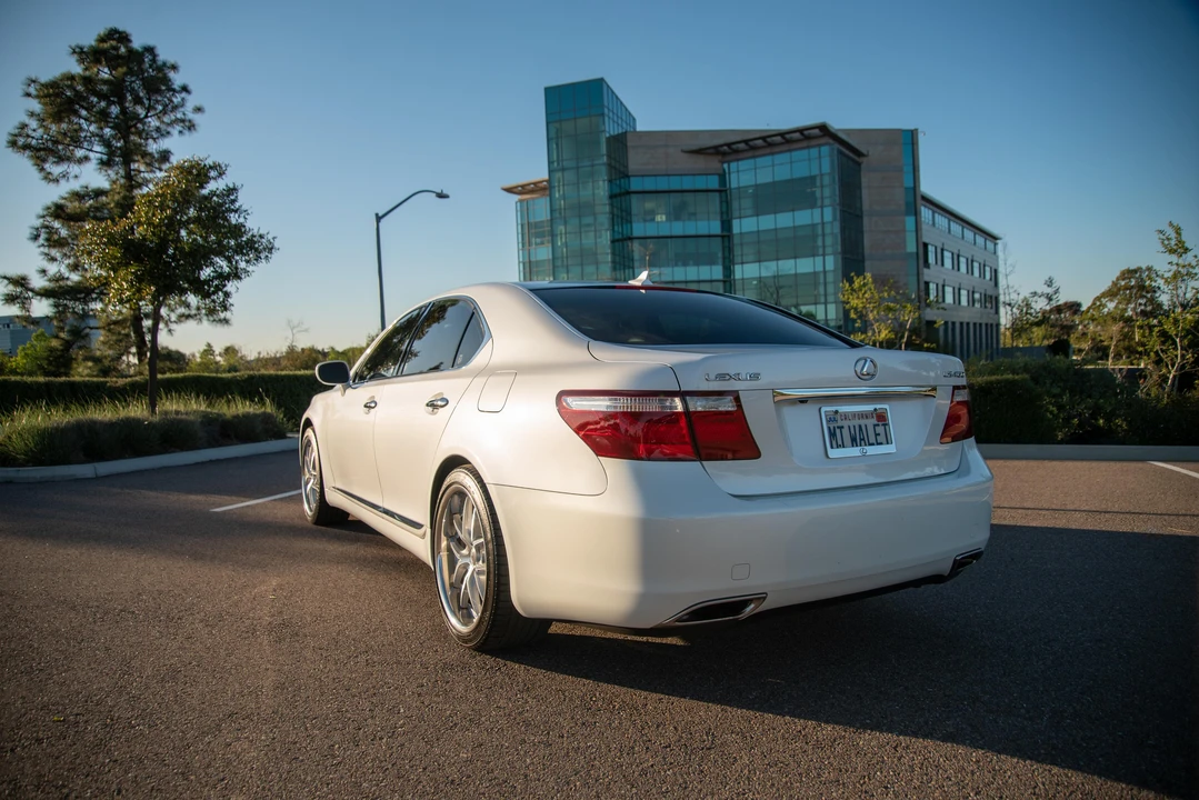 2008 Lexus LS 4th Gen - Image 15 of 31
