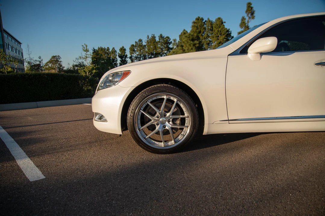 2008 Lexus LS 4th Gen - Image 21 of 31
