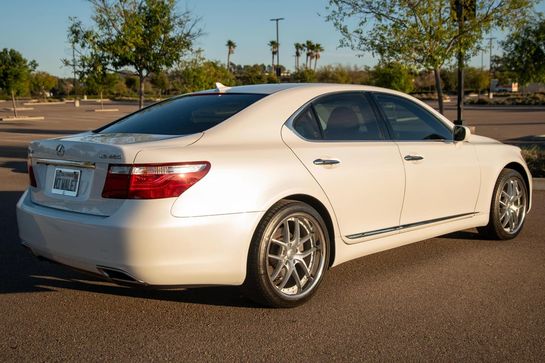 2008 Lexus LS 4th Gen - Image 4 of 31