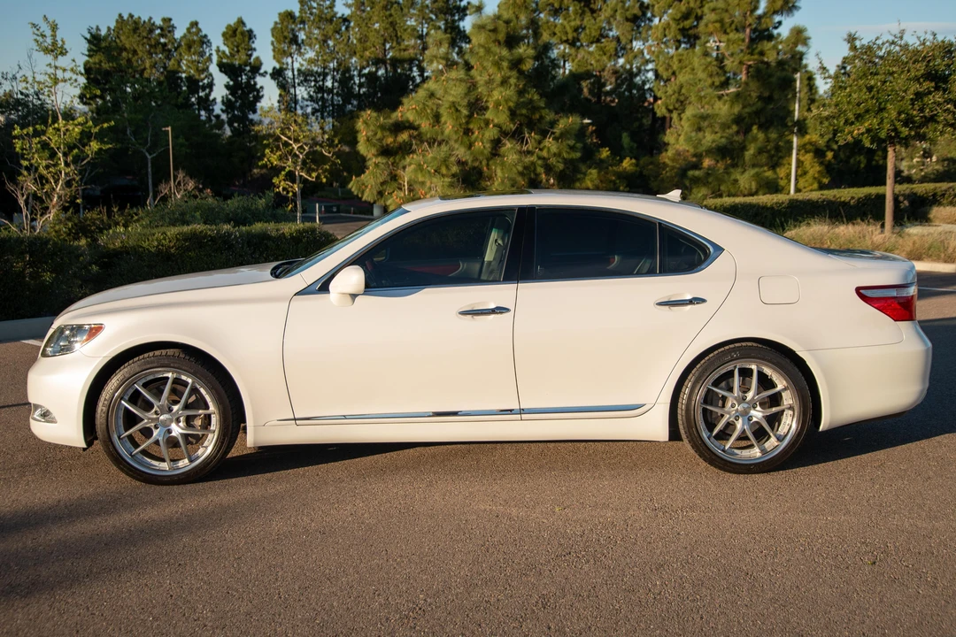 2008 Lexus LS 4th Gen - Image 3 of 31