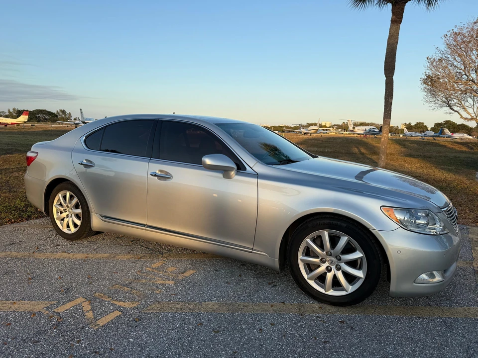 2008 Lexus LS 4th Gen - Image 16 of 31