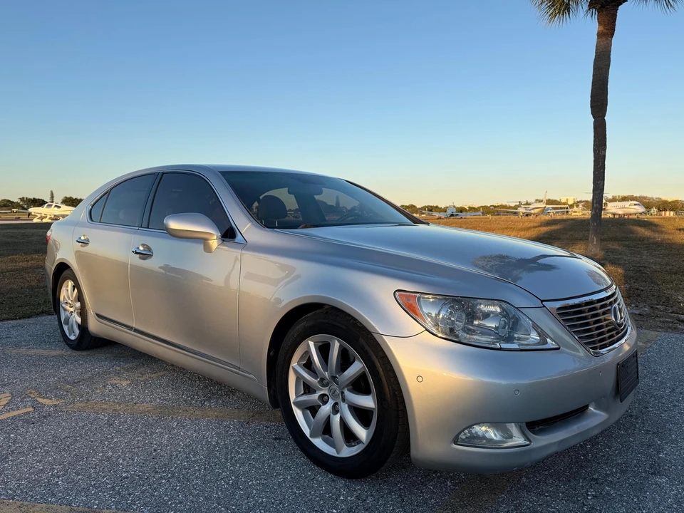 2008 Lexus LS 4th Gen - Image 18 of 31