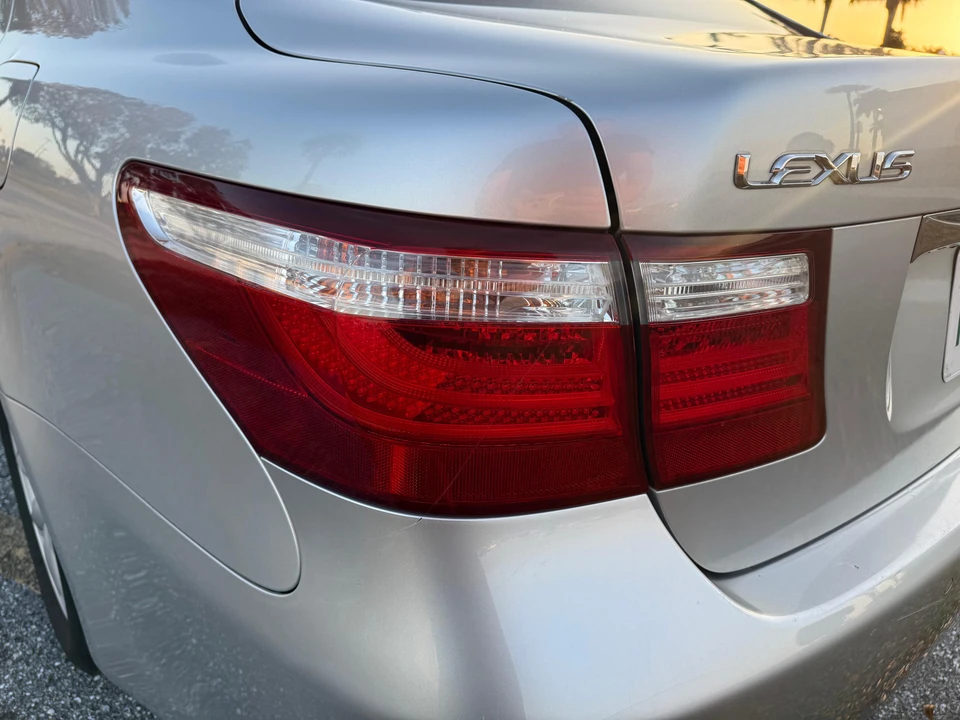 2008 Lexus LS 4th Gen - Image 25 of 31