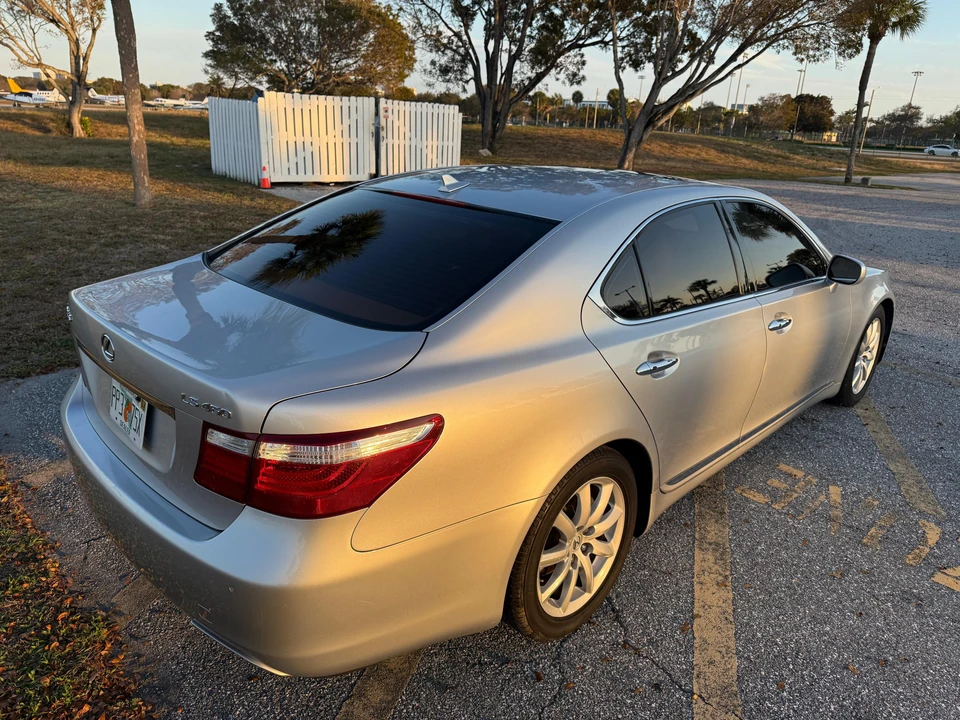 2008 Lexus LS 4th Gen - Image 13 of 31