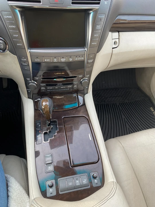 2008 Lexus LS 4th Gen - Image 8 of 18