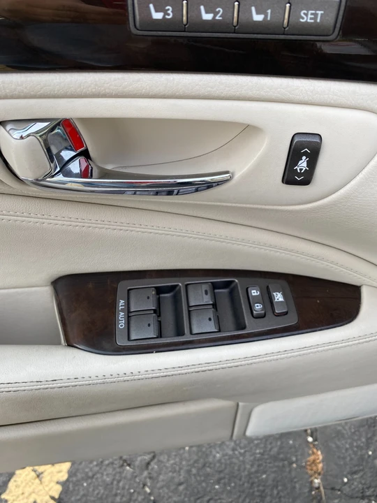 2008 Lexus LS 4th Gen - Image 9 of 18