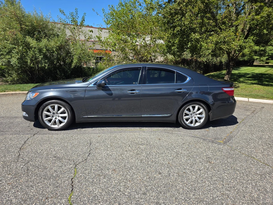 2008 Lexus LS 4th Gen - Image 8 of 31