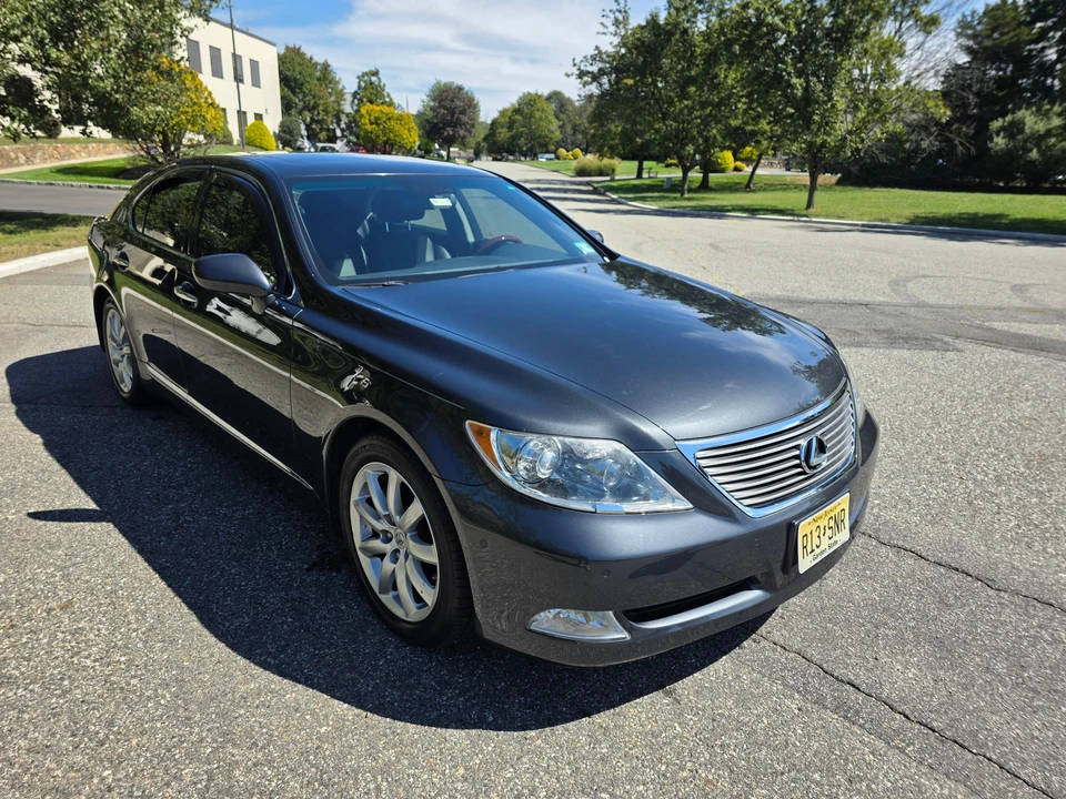 2008 Lexus LS 4th Gen - Image 14 of 31