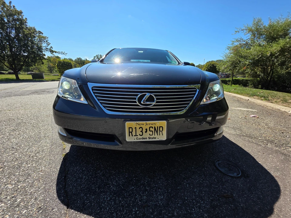 2008 Lexus LS 4th Gen - Image 7 of 31