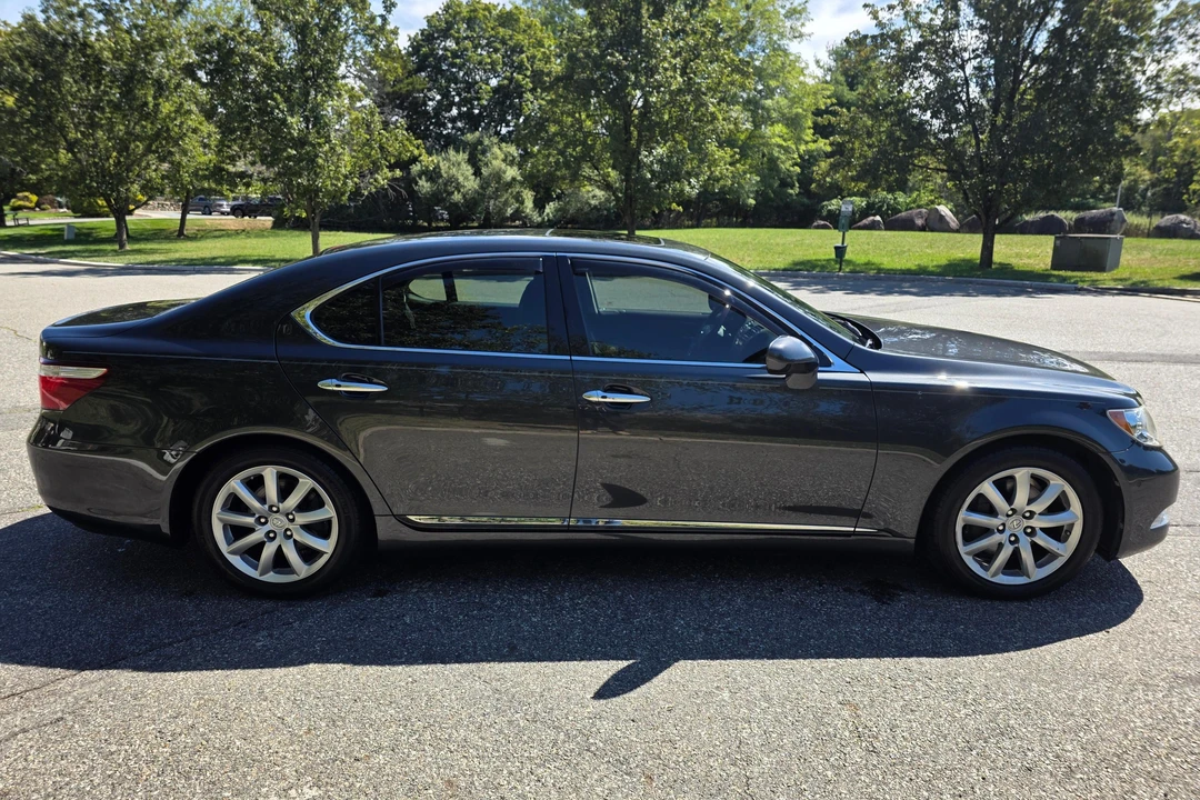 2008 Lexus LS 4th Gen - Image 3 of 31