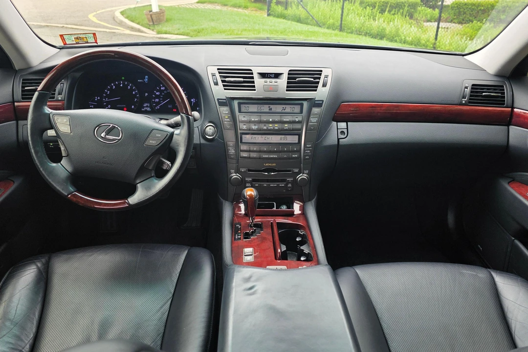 2008 Lexus LS 4th Gen - Image 27 of 31