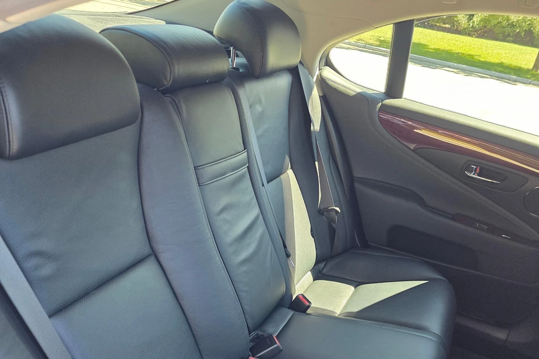 2008 Lexus LS 4th Gen - Image 29 of 31
