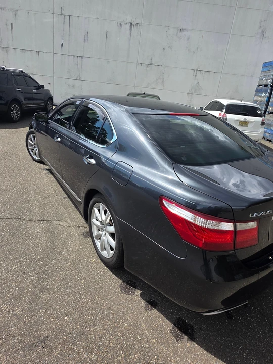 2008 Lexus LS 4th Gen - Image 18 of 31