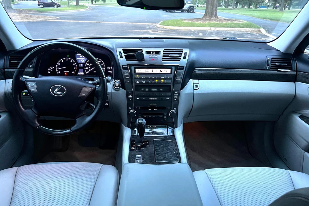2008 Lexus LS 4th Gen - Image 28 of 31