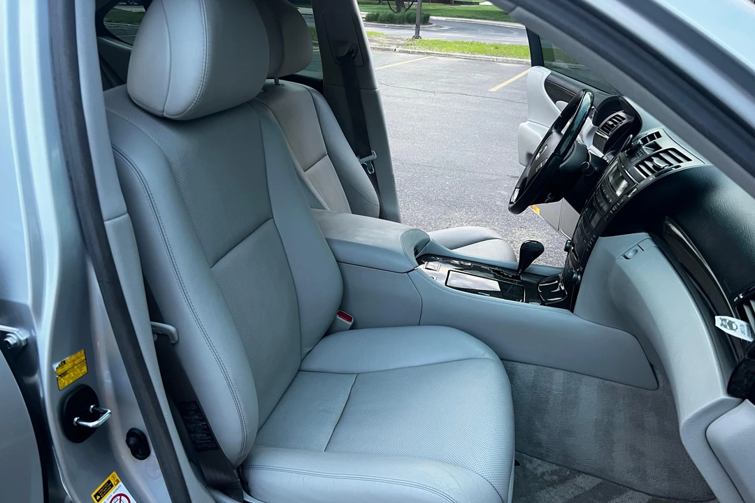 2008 Lexus LS 4th Gen - Image 29 of 31