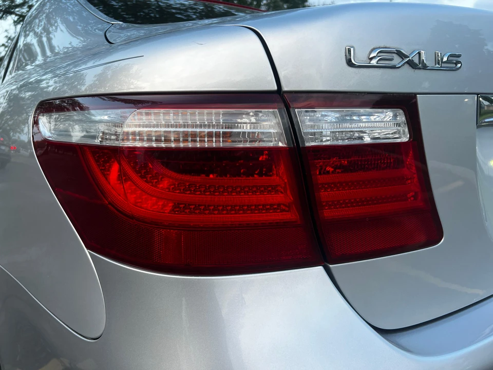 2008 Lexus LS 4th Gen - Image 13 of 31