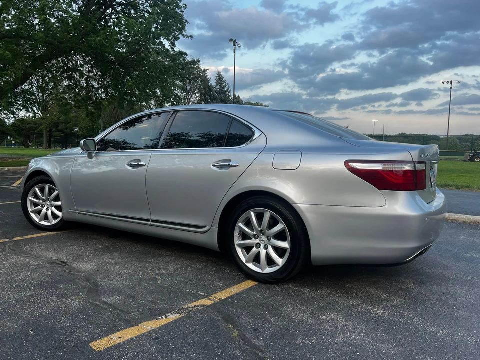 2008 Lexus LS 4th Gen - Image 7 of 31