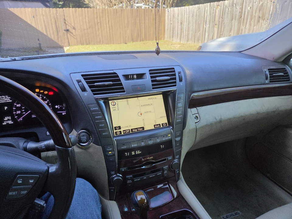2008 Lexus LS 4th Gen - Image 12 of 15