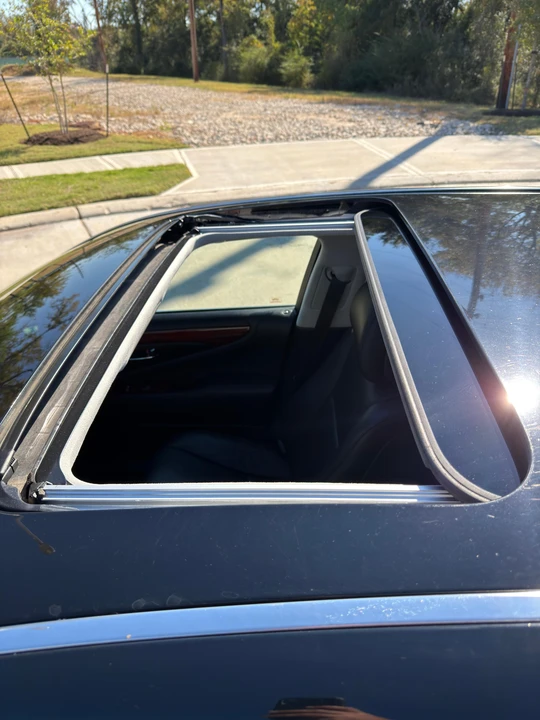 2008 Lexus LS 4th Gen - Image 16 of 31