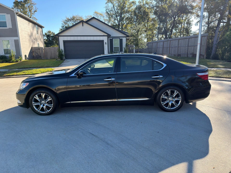 2008 Lexus LS 4th Gen - Image 9 of 31