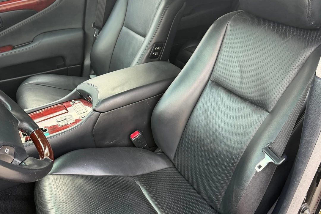 2008 Lexus LS 4th Gen - Image 24 of 31