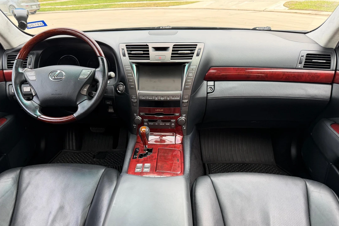 2008 Lexus LS 4th Gen - Image 23 of 31