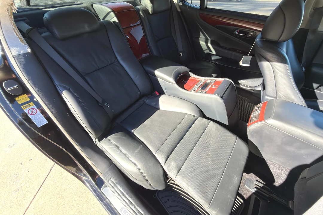2008 Lexus LS 4th Gen - Image 25 of 31