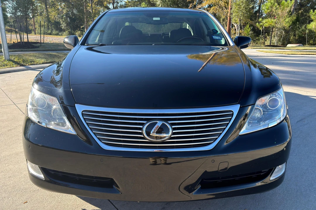 2008 Lexus LS 4th Gen - Image 2 of 31