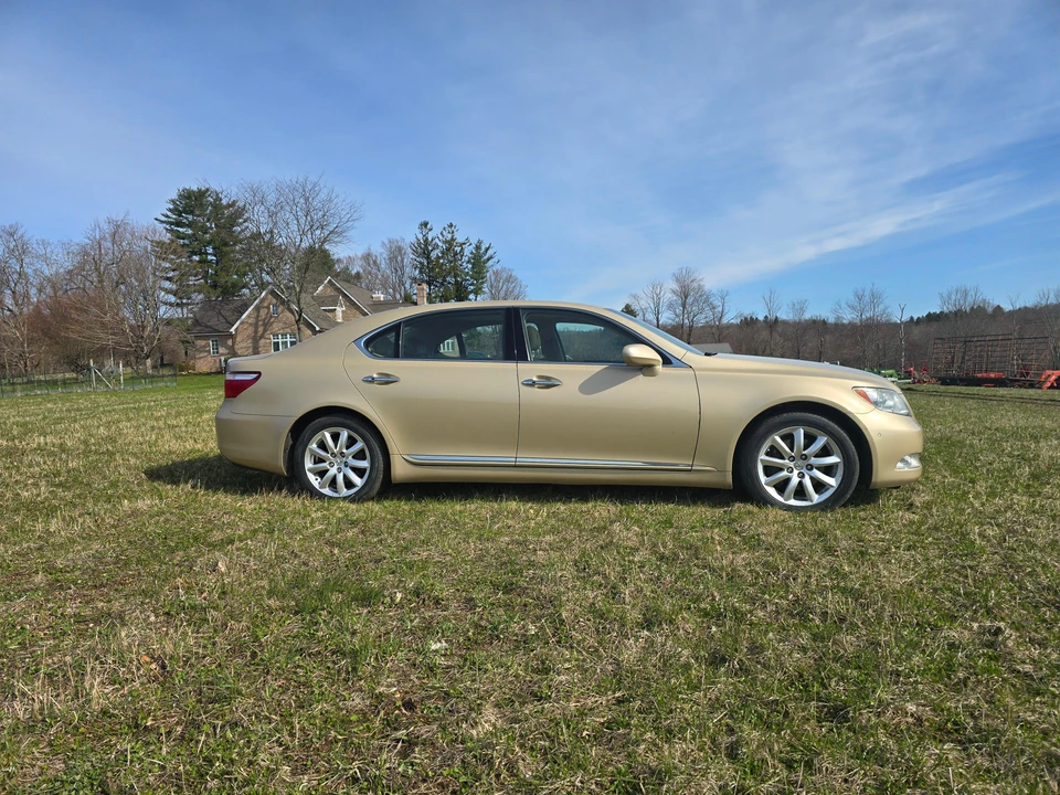 2008 Lexus LS 4th Gen - Image 17 of 31