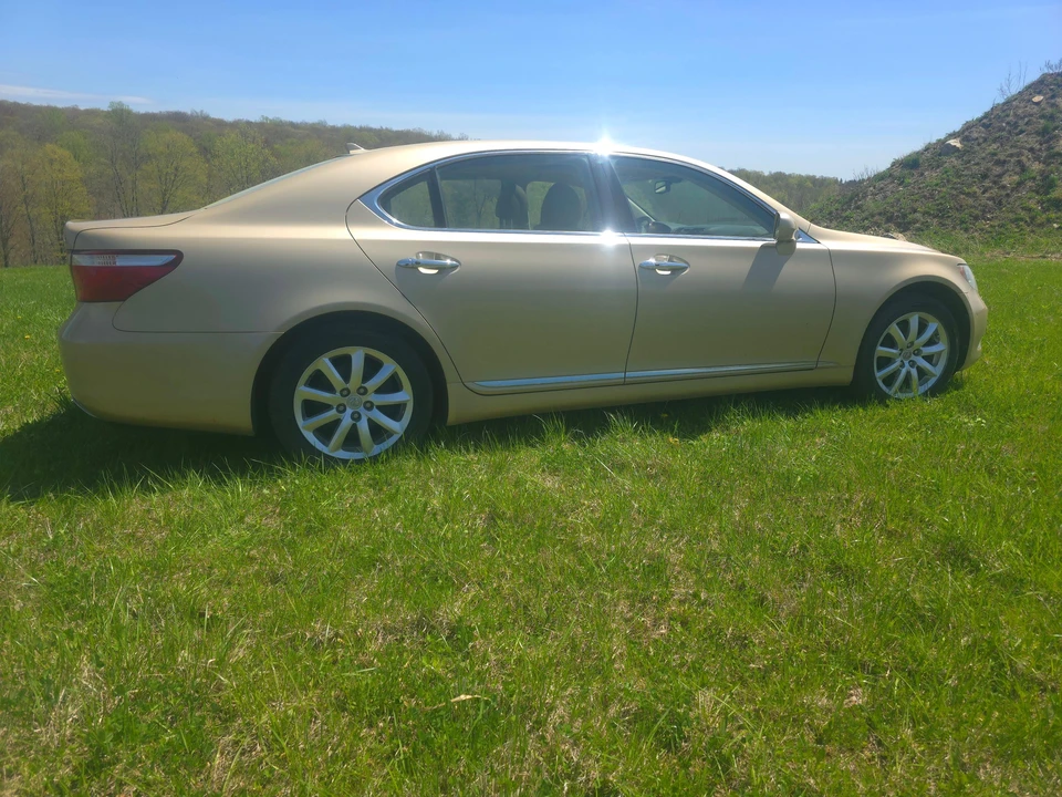 2008 Lexus LS 4th Gen - Image 16 of 31