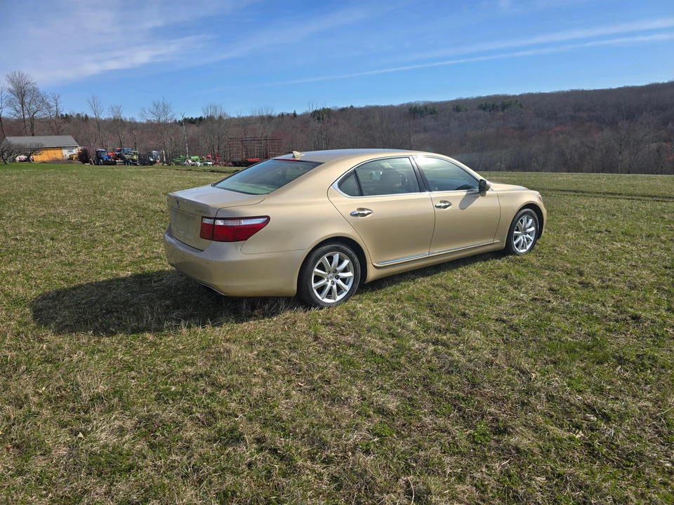 2008 Lexus LS 4th Gen - Image 15 of 31