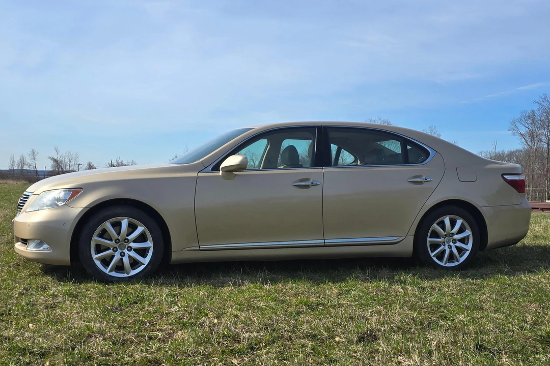 2008 Lexus LS 4th Gen - Image 3 of 31