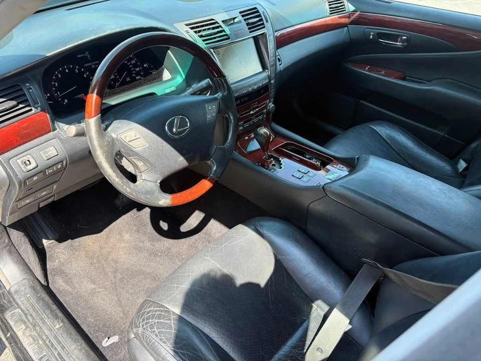 2008 Lexus LS 4th Gen - Image 16 of 17